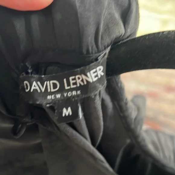 Medium David Lerner Women’s Ruffle Sleeveless black Pullover top A623 - Picture 4 of 6